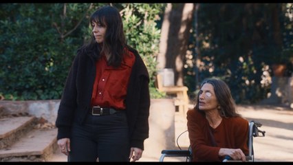 Clip en exclusiva de 'Polvo serán', el deslumbrante musical con Ángela Molina sobre la muerte digna