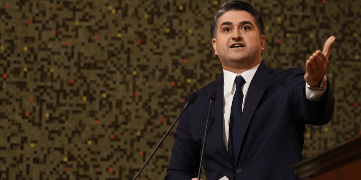 Onursal Adıgüzel İBB Meclisi'nde: “Aklınızdan bile geçirmeyin, gök kubbeyi başınıza yıkarız”