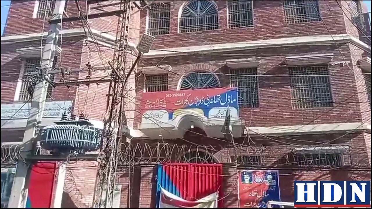 The SHOs of three police stations are present on the line Saudi Palt Zamir Khokhar Q Tal case Asi Abrar Butt 2 constable Sho Daulat Nagar Ghulam Murtaza also involved in the investigation SHO Akhtar Gujjar is present on the line security guard is missing