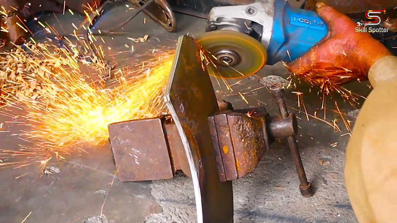 42 Fodder Cutter Blades Making From Concrete Cutter Disk with Homemade Power Hammer - Skill Spotter