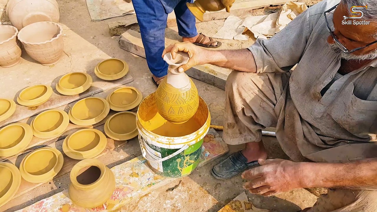 46 Rural Potter Making Ancient Style Clay Pottery, Prehistoric Wheel Pottery Furnes - Skill Spotter