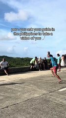 Filipino guide is like a human drone while filming tourists in Siargao!