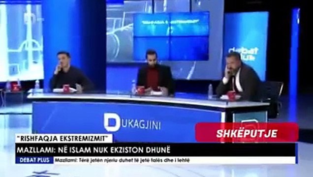 Gëzim Kelmendi - (shkurtimisht) - Valon Syla është tallur me Pejgamberët Muhamedin dhe Isën, është tallur edhe me Zotin.
