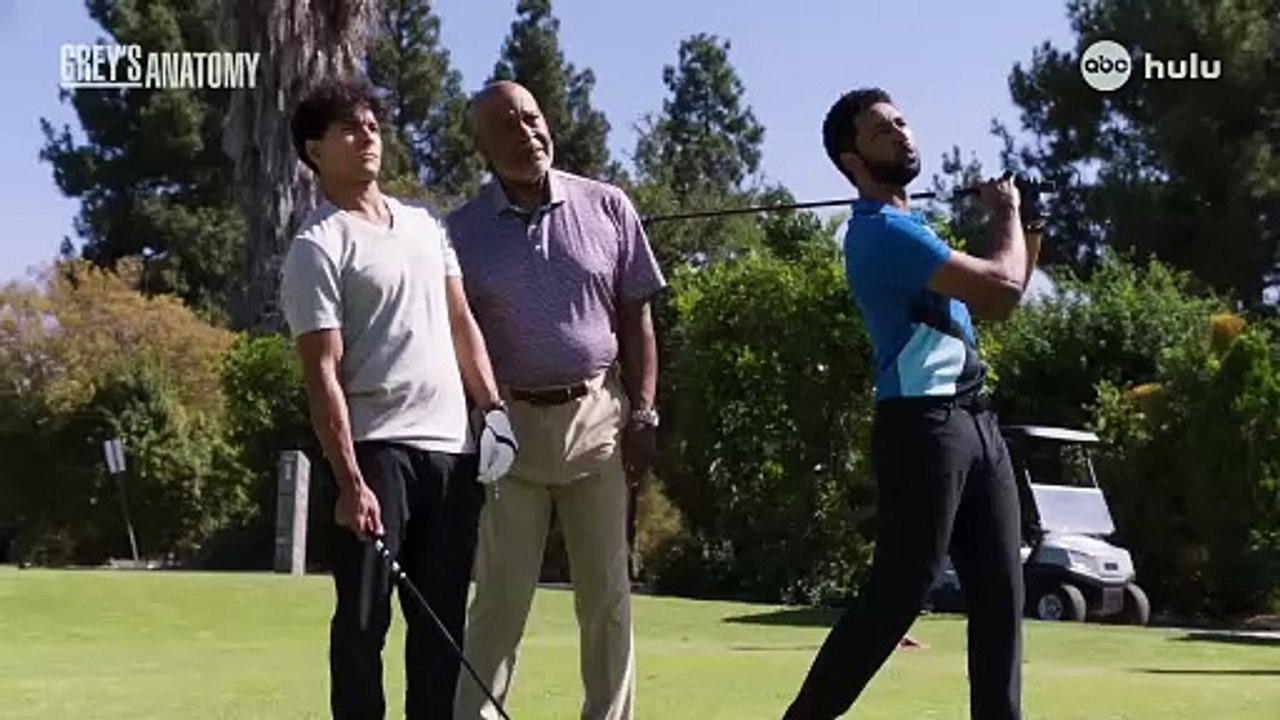 Grey's Anatomy saison 21, bande-annonce / Grey's Anatomy saison 21 : Sophia Bush obligée d'embrasser Kim River pour son premier épisode, elle se confie sur ce baiser inattendu