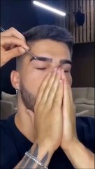 Nouvelle technique de coiffeur... plutot risquée