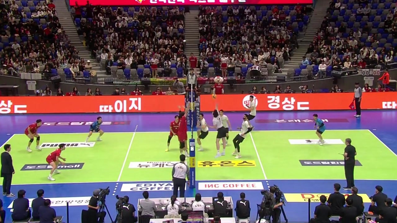 '허수봉 20점' 현대캐피탈, 한국전력 완파하고 3연승 / YTN
