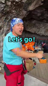 THIS IS INSANE that make a troll with a American girl to rock climbing in Zhangjiajie