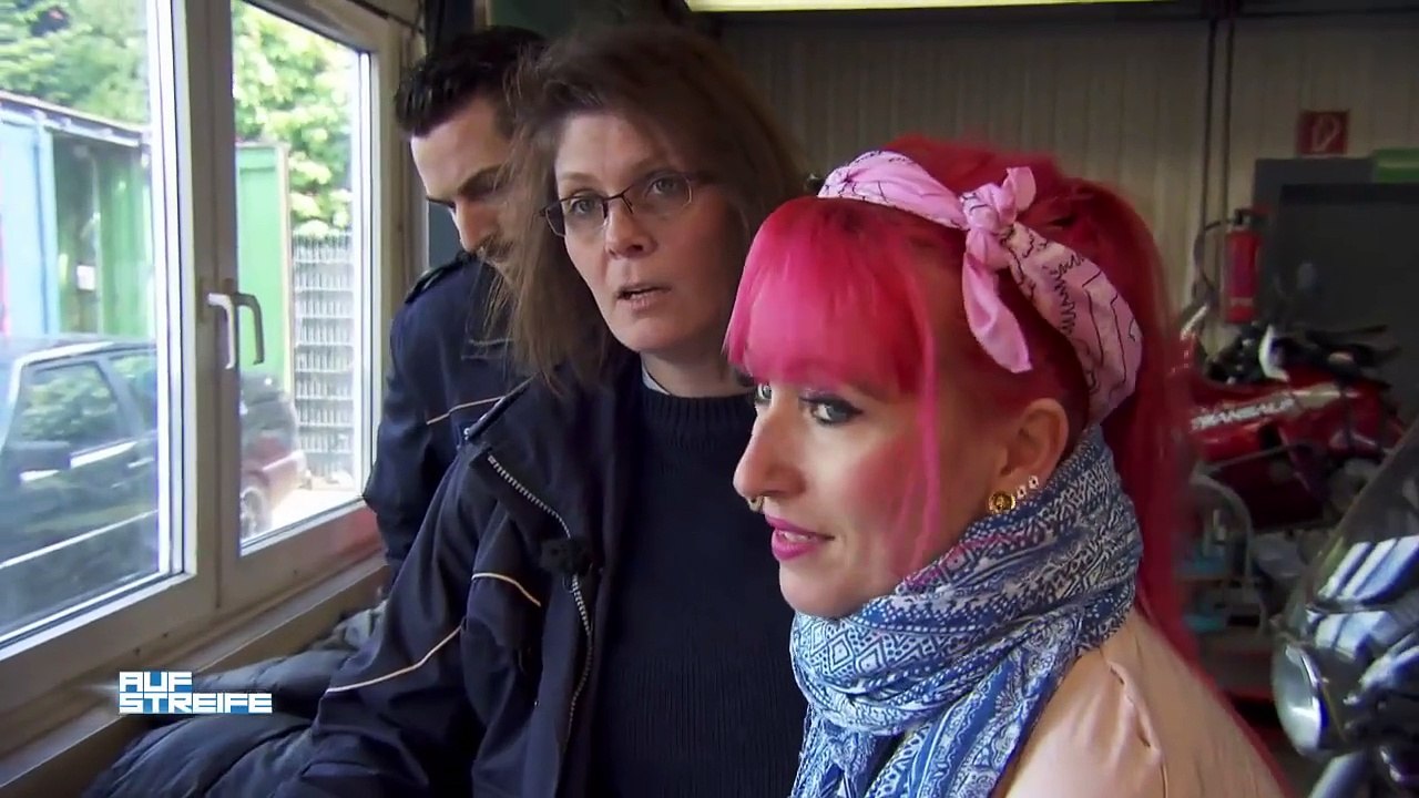 Wer ist hier der Roller-Dieb_ _ Auf Streife _ SAT.1 TV