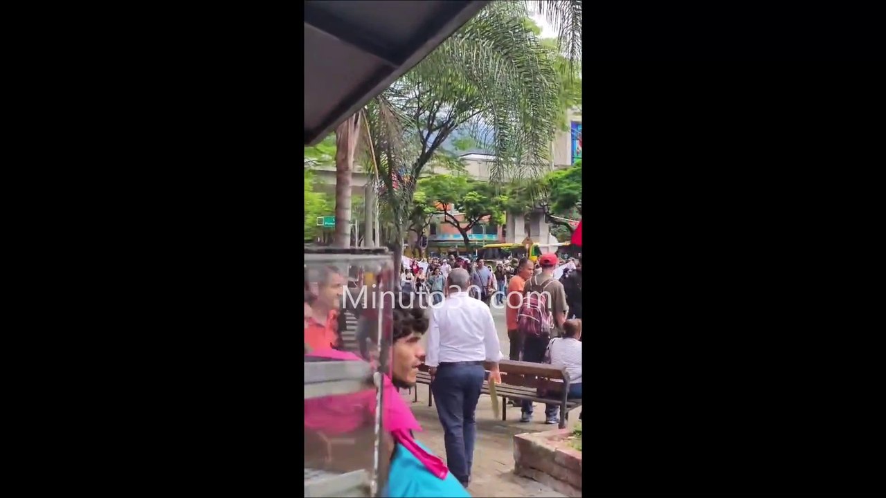 ¡Pilas! Manifestantes por la Avenida San Juan provocan caos en la movilidad