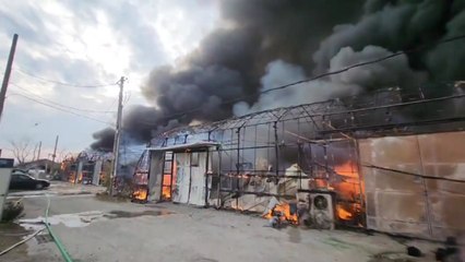 부산 종이상자 제조공장 큰불...2명 부상 / YTN