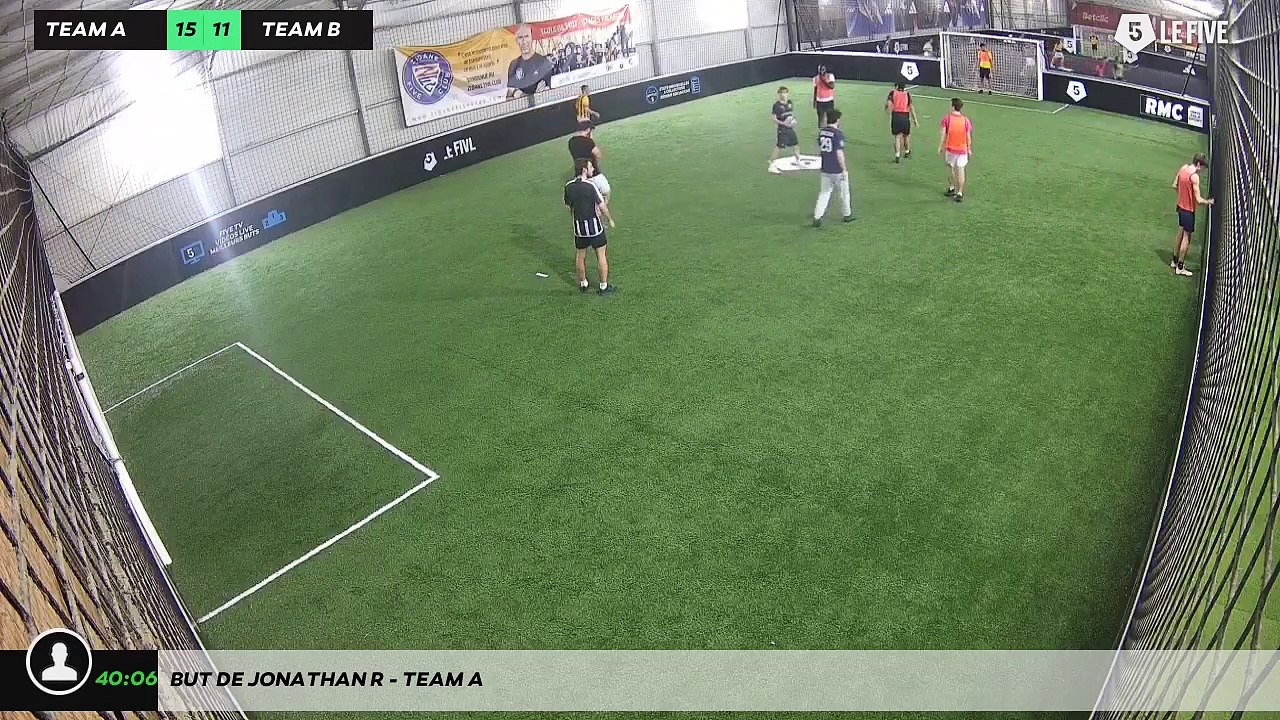 But de Jonathan R - Team A