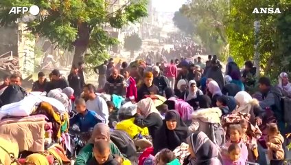 Gaza City, l'arrivo dei palestinesi fuggiti da Beit Hanoun