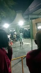 Confusão! Fila no Ferry Boat termina com passaegeiros 'saindo na mão', após invasão na fila