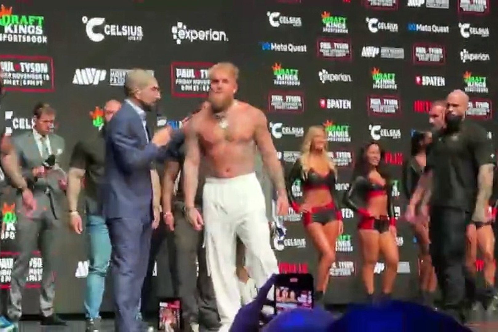 Jake Paul asegura que ni sinti la cachetada de Mike Tyson