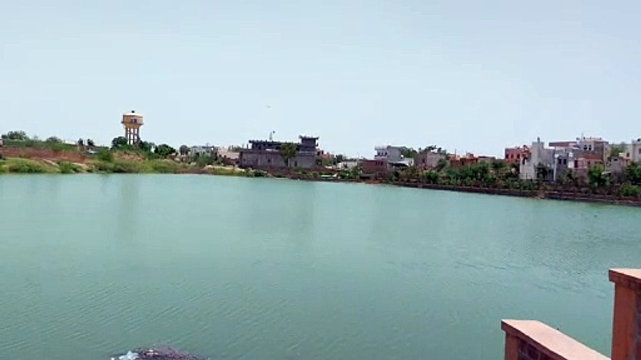 प्रतापसागर तालाब पार्क की सेहत बिगाड़ रहा बगल में बहता गंदे नाले का तालाब