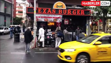 Sokakta Oğlunu Bastonla Döven Baba Gözaltına Alındı