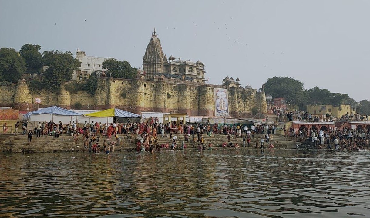 Video : चर्मण्यवती में केशव भक्तों ने लगाई आस्थ...