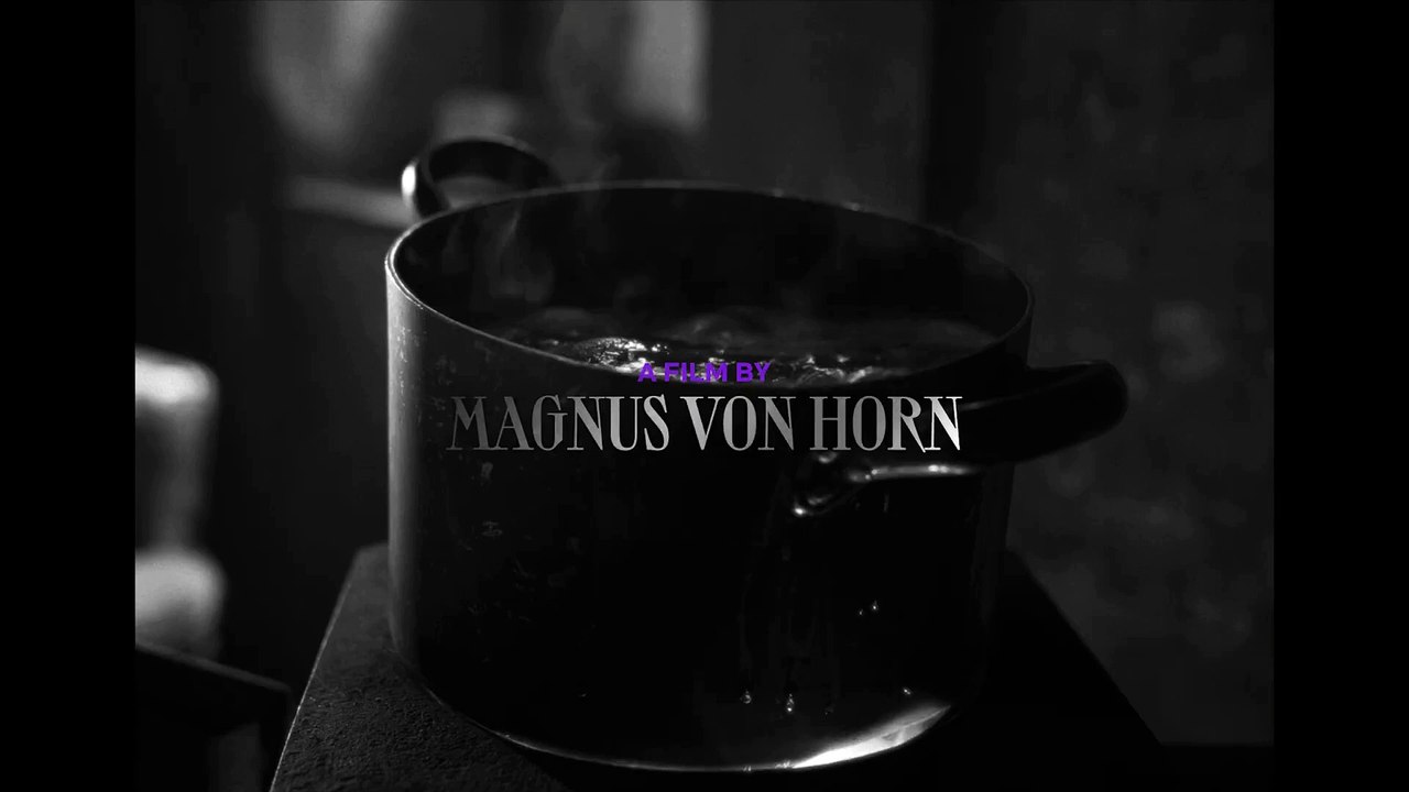 Das Mädchen mit der Nadel Trailer OmedU