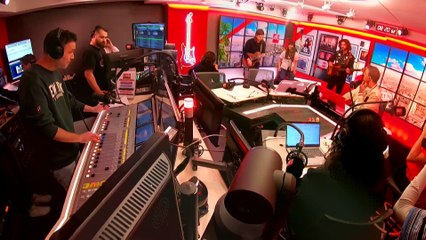 LIVE - Clara Luciani interprète "Tout pour moi" dans Le Double Expresso RTL2 (15/11/24)
