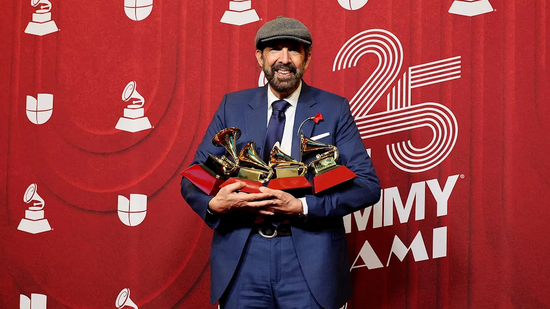 Premios Latin Grammy 2024: Juan Luis Guerra, el triunfo del ltimo clsico latino eclipsa a las estrellas de la msica urbana.