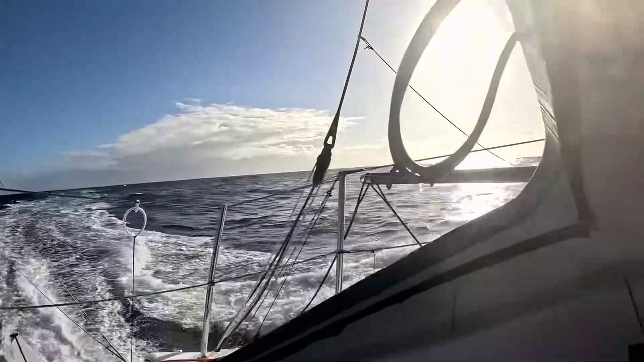 Vendée Globe 2024 - Le gâteau de Sam Davies pour Nicolas Lunven / HOLCIM - PRB