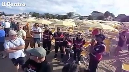 Roseto, sulla spiaggia rievocazione della storica pesca con la sciabica