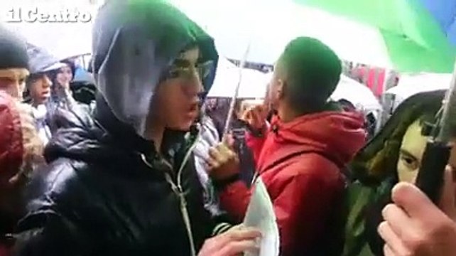 Pescara, la rabbia degli studenti del De Cecco: La scuola ci crolla in testa
