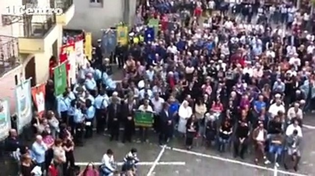 Isola del Gran Sasso, in duemila ai funerali del sindaco
