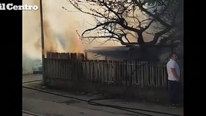Incendio nel giardino di una casa a Montesilvano