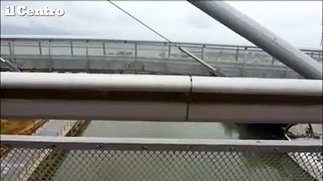 Pescara, draga contro il Ponte del Mare: ecco i danni