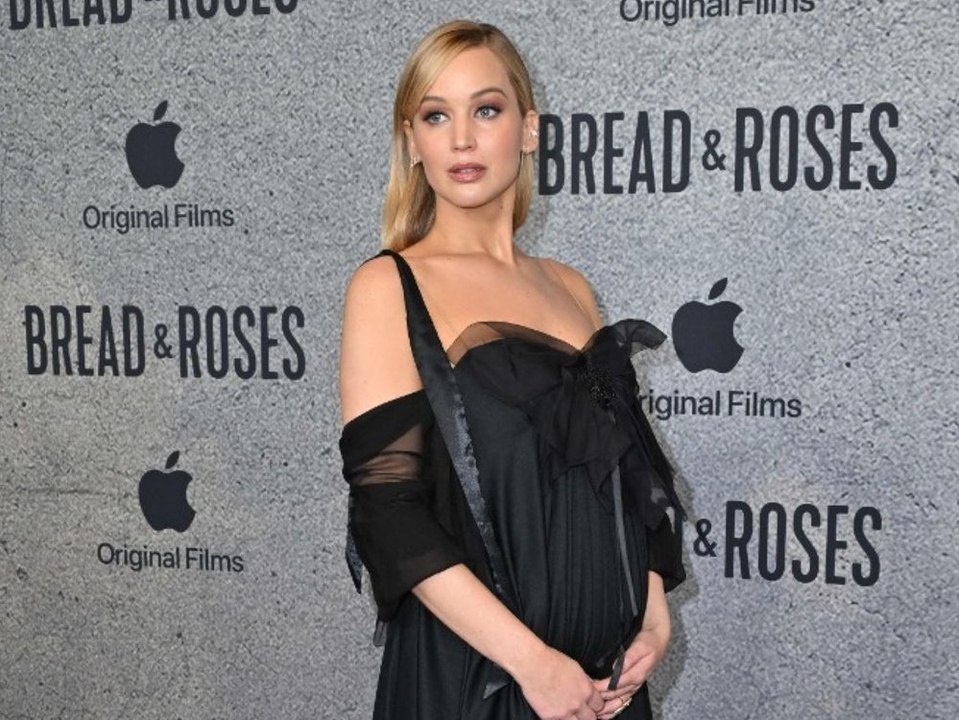 Jennifer Lawrence zeigt erstmals ihren Babybauch