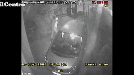 Pescara, incendiata l'auto della portavoce del sindaco: ecco il video