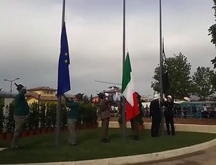 Adunata alpini, il momento dell'alzabandiera