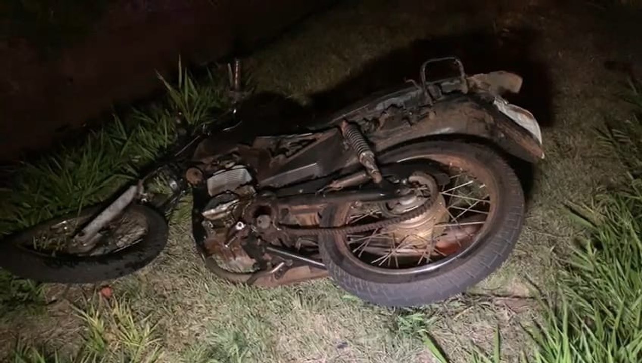 Motociclista na contramão pela rodovia e com farol apagado provoca acidente com SW4