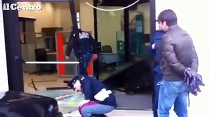 Rapina con spaccata in banca a Colleranesco