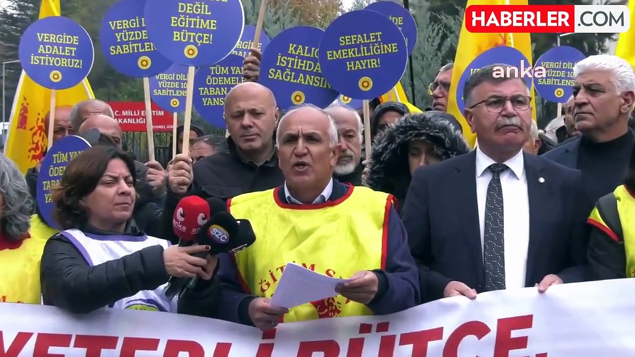 Eğitim Sen'den MEB Önünde "Bütçe" Protestosu: "meb Bütçesi ile Yapısal Hale Gelen Sorunların ve İhtiyaçların Karşılanabilmesi Mümkün Değil"