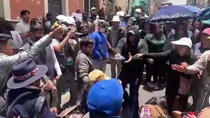 Detenien en Bolivia a dos dirigentes cercanos a Evo Morales mientras dos más siguen prófugos