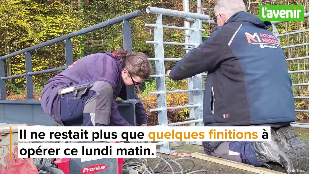 La passerelle reliant le centre de Pepinster aux hauteurs a été installées