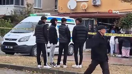 İki kız çocuğu evlerinde öldürüldü