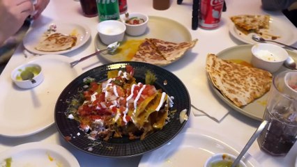 vlog ¦ DESCANSA EN PAZ VECINO...  🙏🏻 día con ABRIL y HANNA, despedida con CAFECITA + unboxing UGG