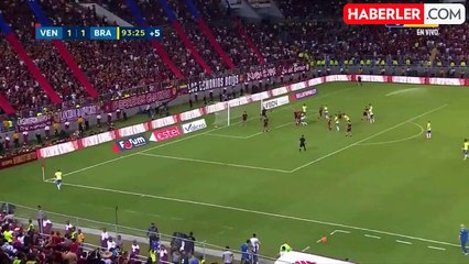 Sahadakiler neye uğradığını şaşırdı! Gole giderken bir anda açıldı