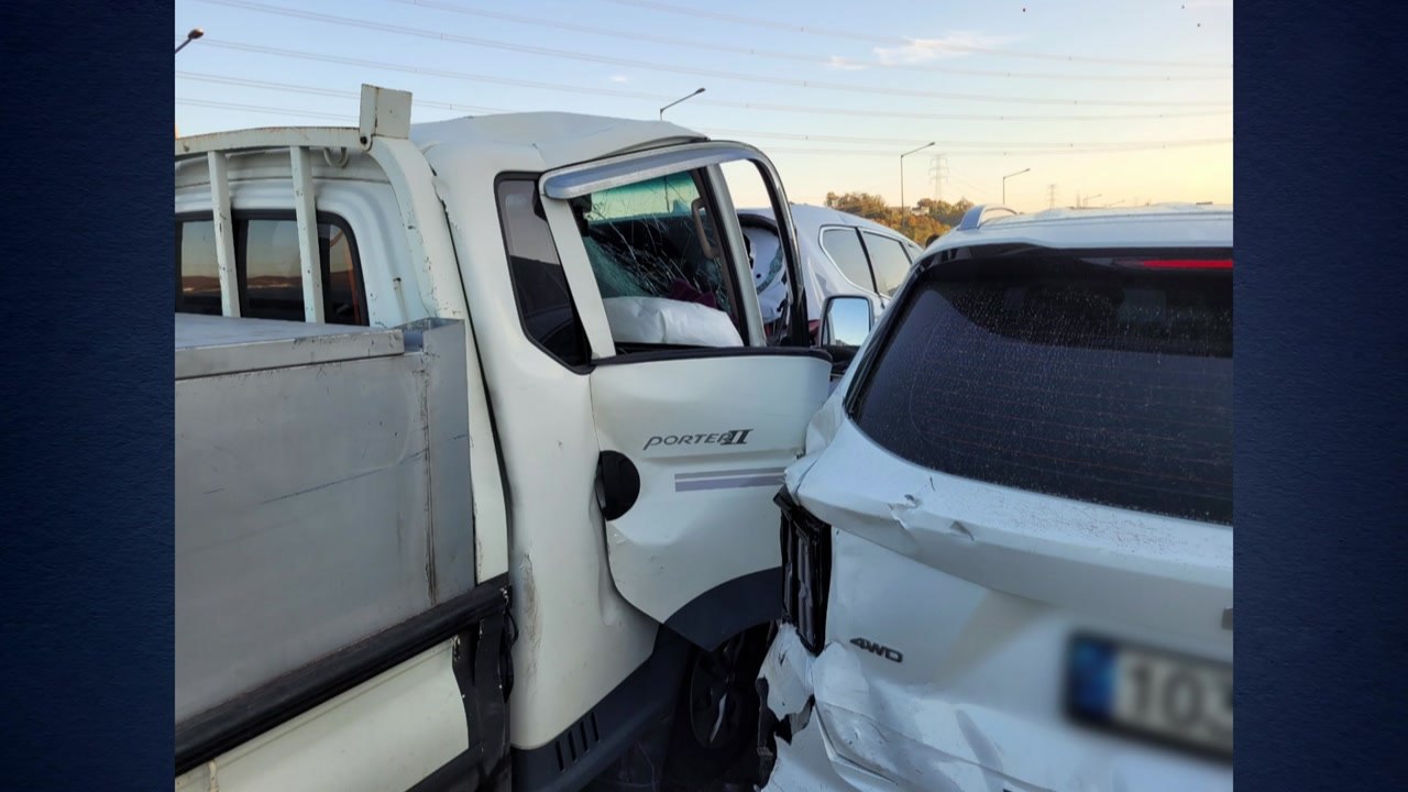 서해안고속도로에서 차량 5대 추돌...1명 사망·2명 부상 / YTN