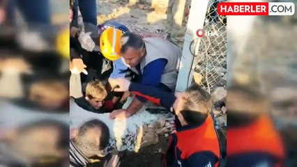 Diyarbakır'da 12 Yaşındaki Çocuk Elektrik Direği Çukuruna Düştü