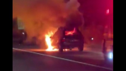 중부고속도로 진천나들목 SUV 화재..."엔진룸 과열" / YTN