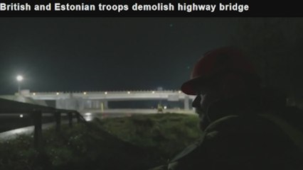 Las tropas británicas se cansan de esperar y hacen estallar un puente como advertencia a Putin