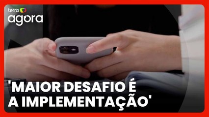 Lia Glaz: "Proibição de celulares em escolas segue tendência global"