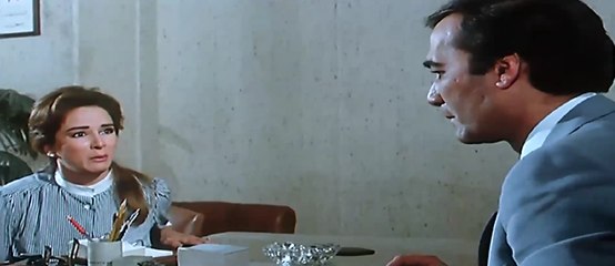 مرضيش يشغل صاحبتها فى البنك وهى معاها مؤهل عالى و شغل واحدة معاها اعدادية #امراة مطلقة