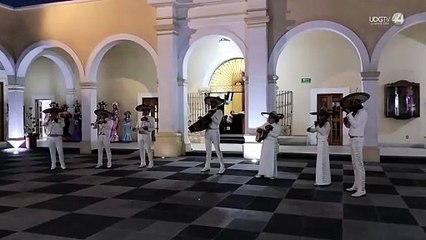 El académico Víctor Manuel Romo presenta su libro “Yo sé quien eres” sobre el folclor jalisciense.