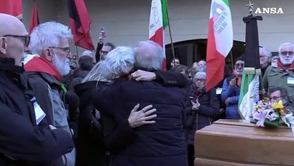 A Milano in centinaia per i funerali di Licia Pinelli