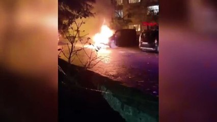 İstanbul-Kartal'da park hakindeki kamyonet alev alev yandı